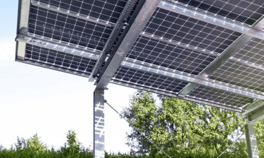 Ombrière photovoltaïque sur un parking